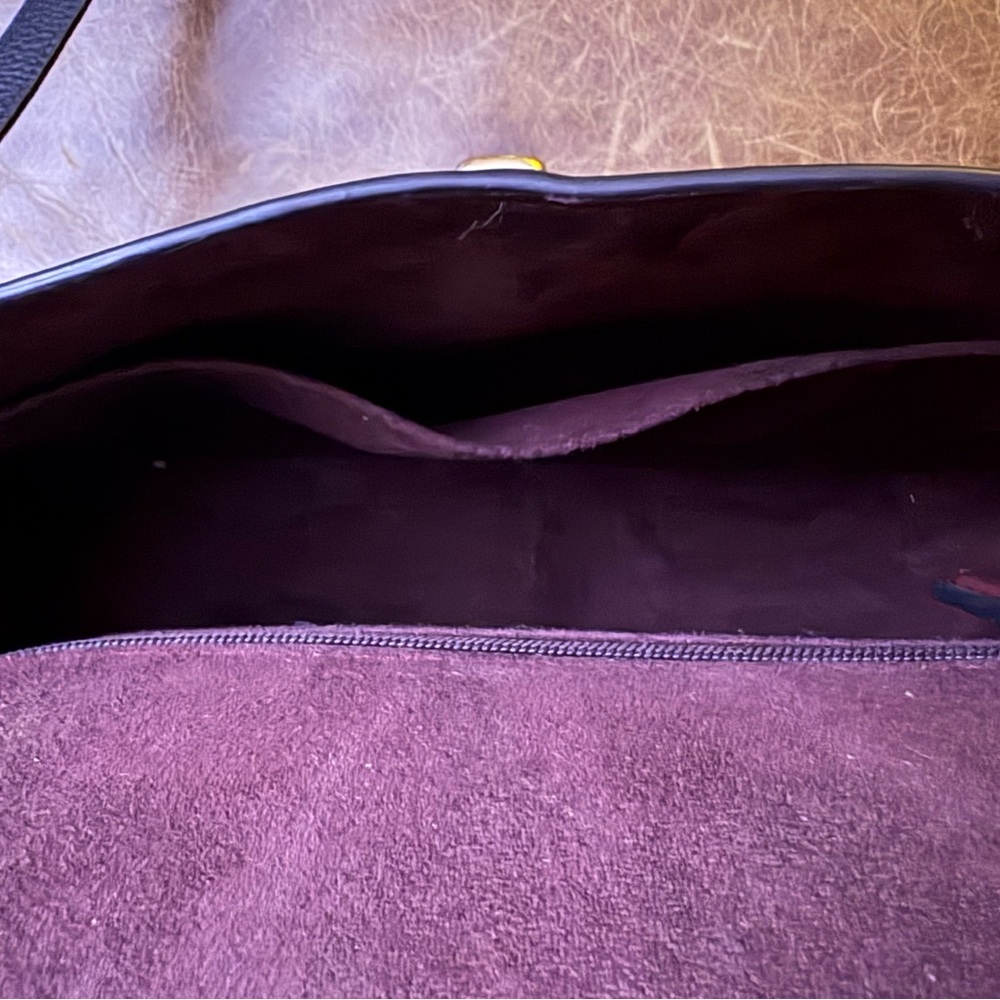 Classic Coach Crossbody Handbag - Picture 13 of 13
